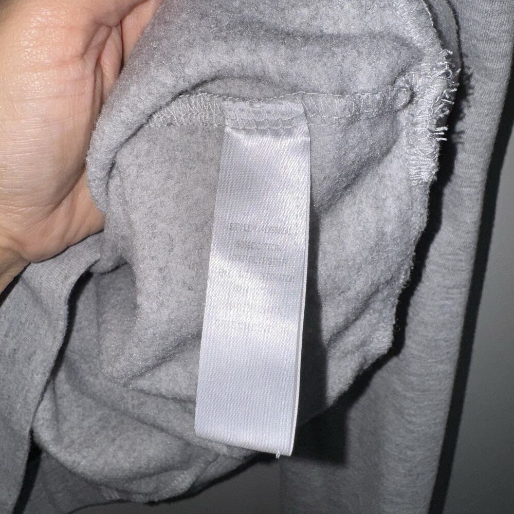 Jolie & Joy Gray Pullover Sweatshirt Woman’s Size XL Pearl Shoulder Accents - Picture 6 of 8